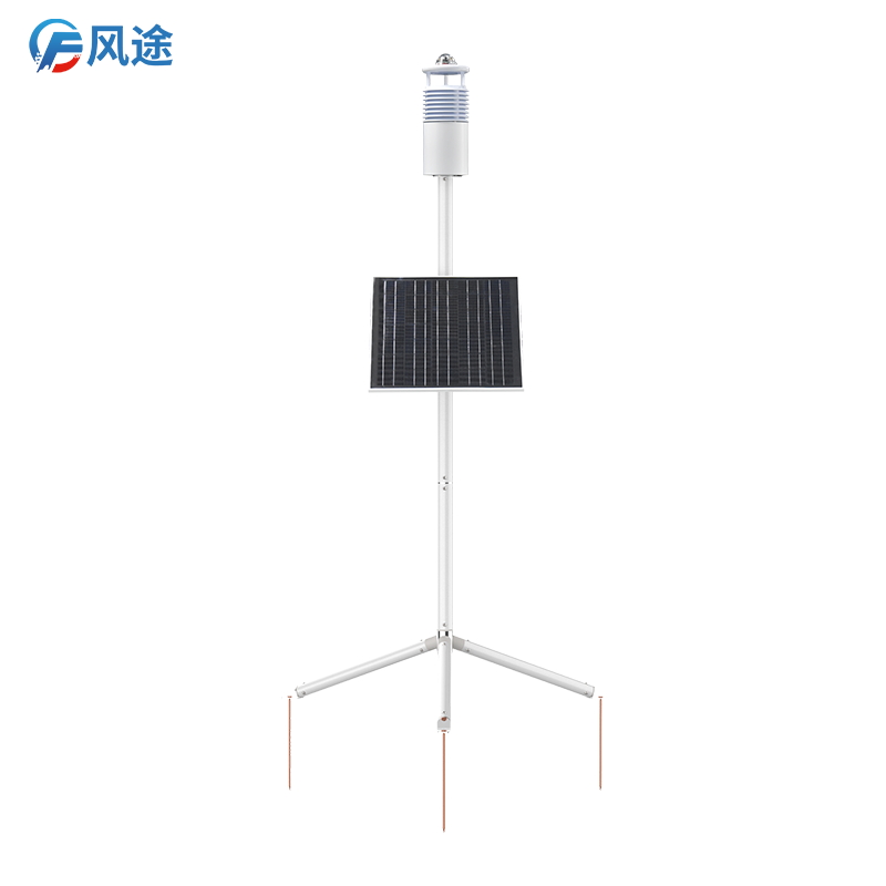 戰(zhàn)場(chǎng)中，碳纖維氣象站實(shí)時(shí)記錄氣象因素
